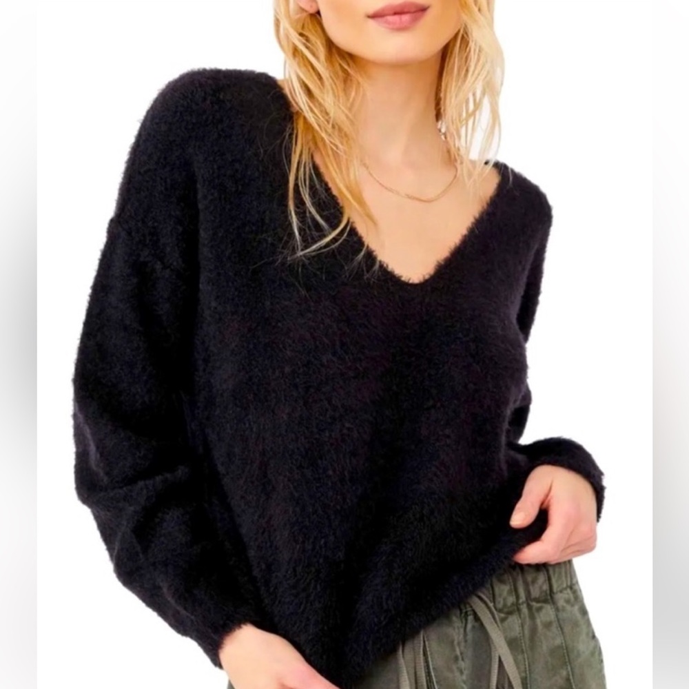 Free people black v neck sweater cropped XSmall